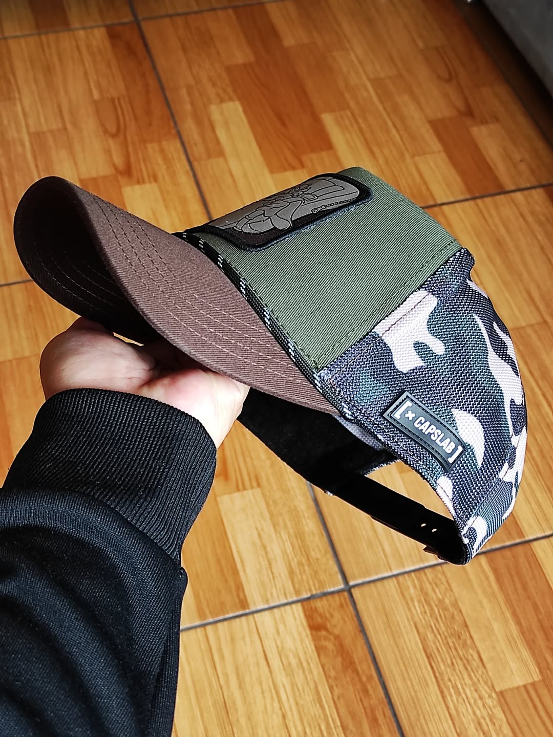 Gorra trucker multicolor Looney Tunes Diablo de Tasmania de Capslab