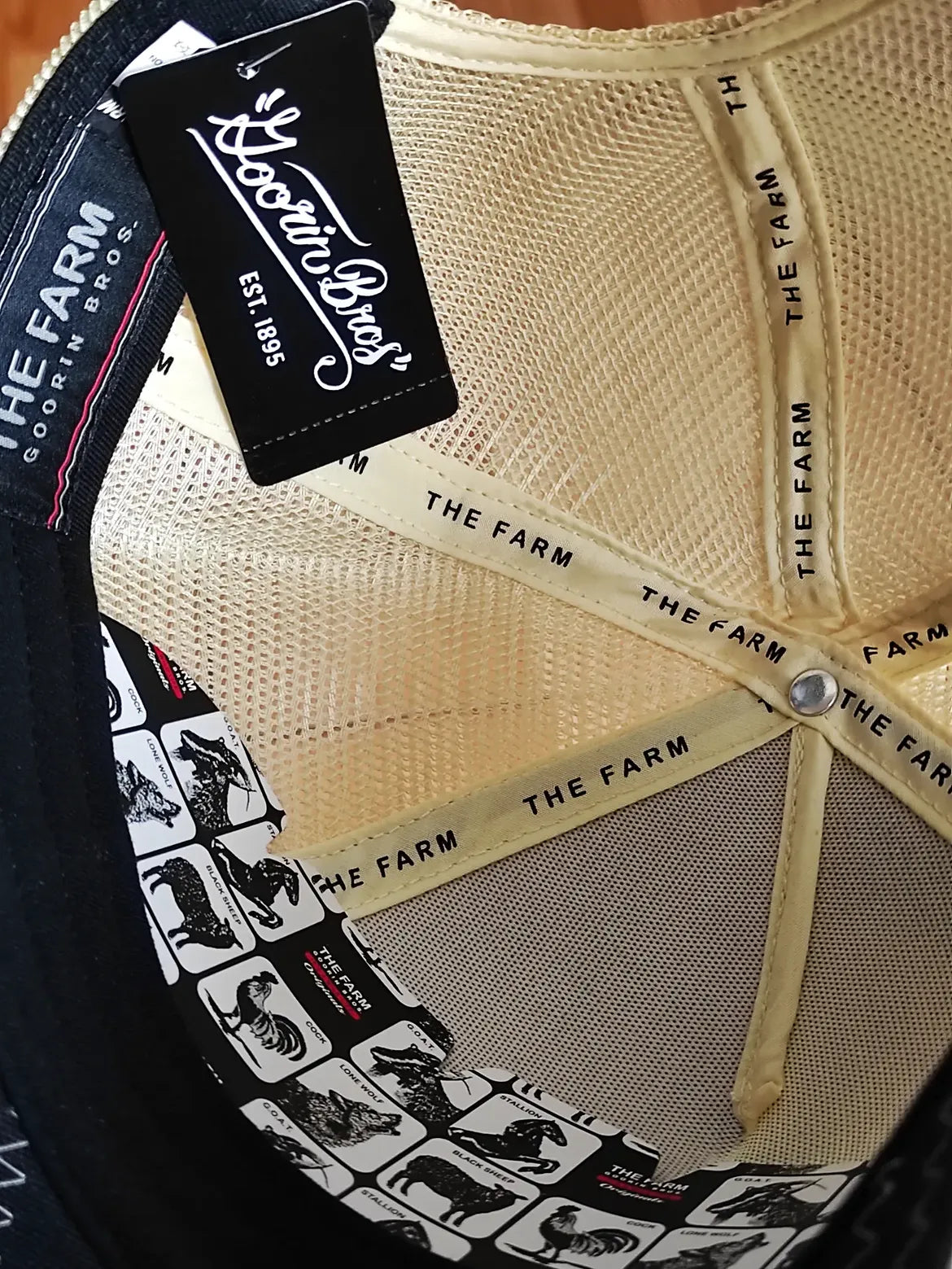 trucker beige snake Menace Deadly Companion Core Canvas The Farm de Goorin Bros
