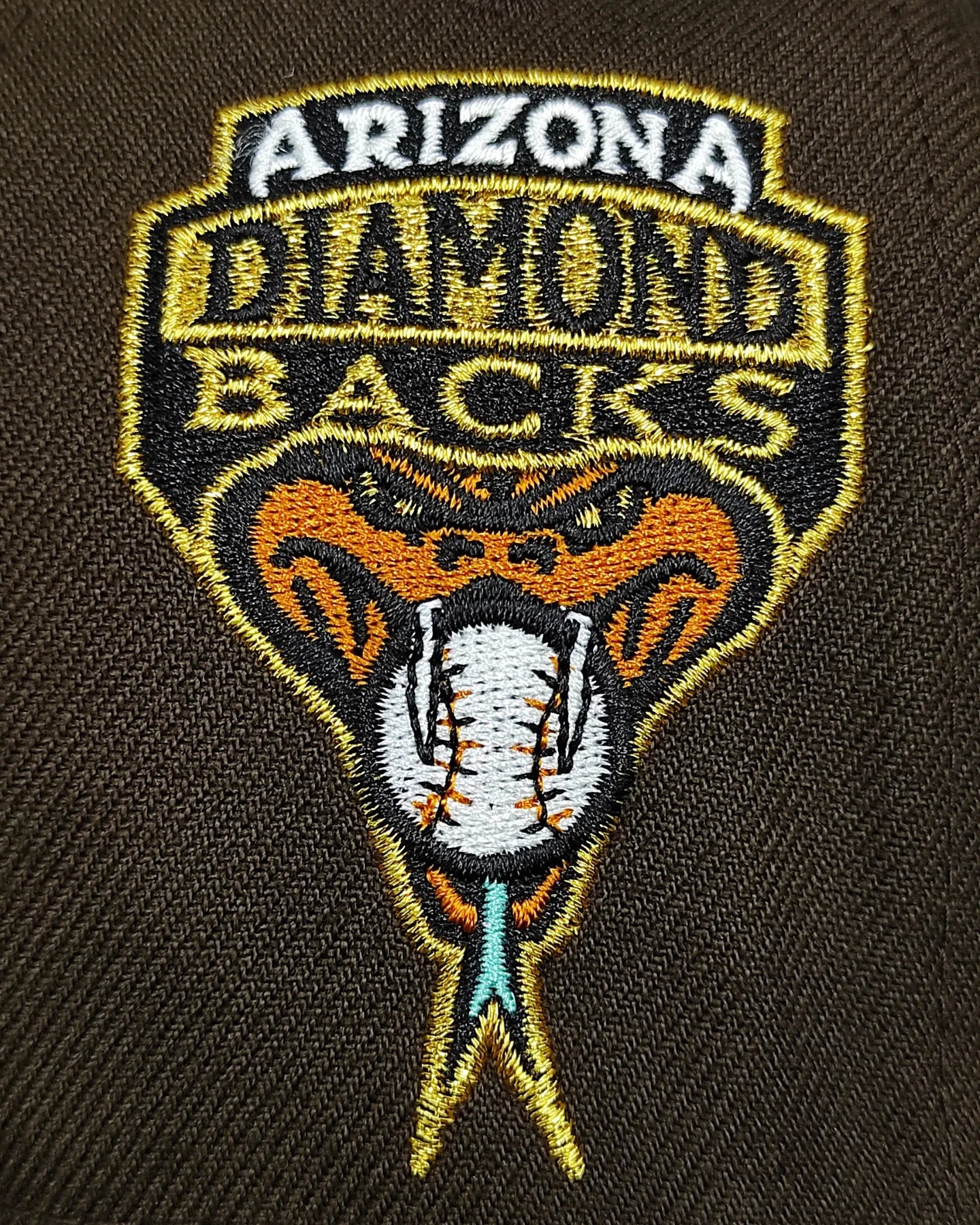 Gorra New Era 59 Fifty Arizona Diamondbacks Fields parche inaugural color café