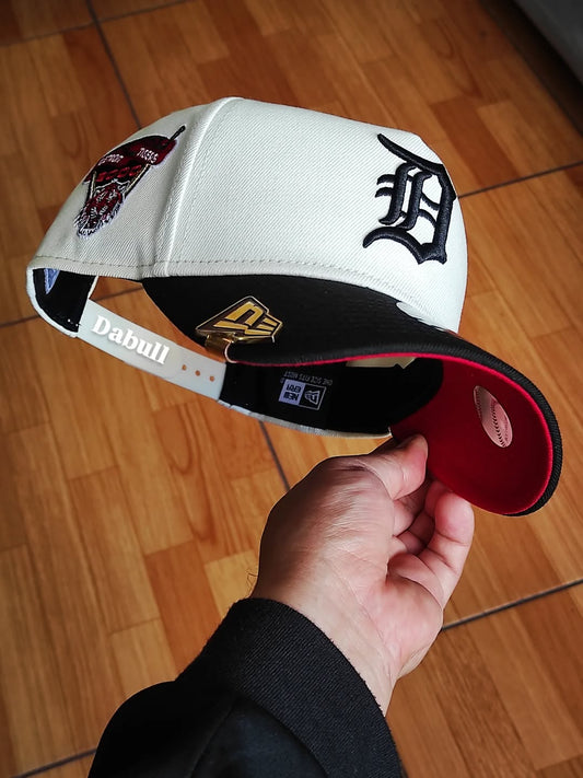 Gorra Detroit Tigers Chrome Black 2 Tone 2000 Stadium SP 9Forty A-Frame Snapback