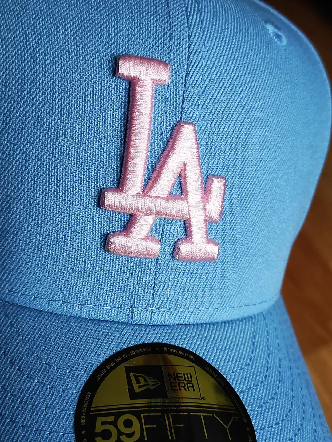 New Era Los Angeles Dodgers campeones serie mundial 2024 rosa cielo 59fifty