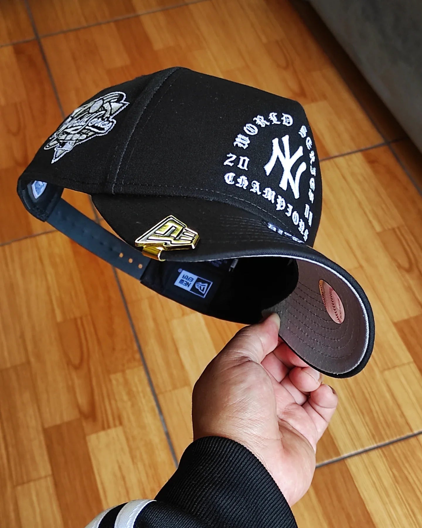 Gorra snapback New Era New York Gótica negra 9Forty A Frame