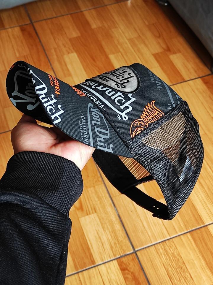 Gorra Von Dutch trucker multilogo edición negra