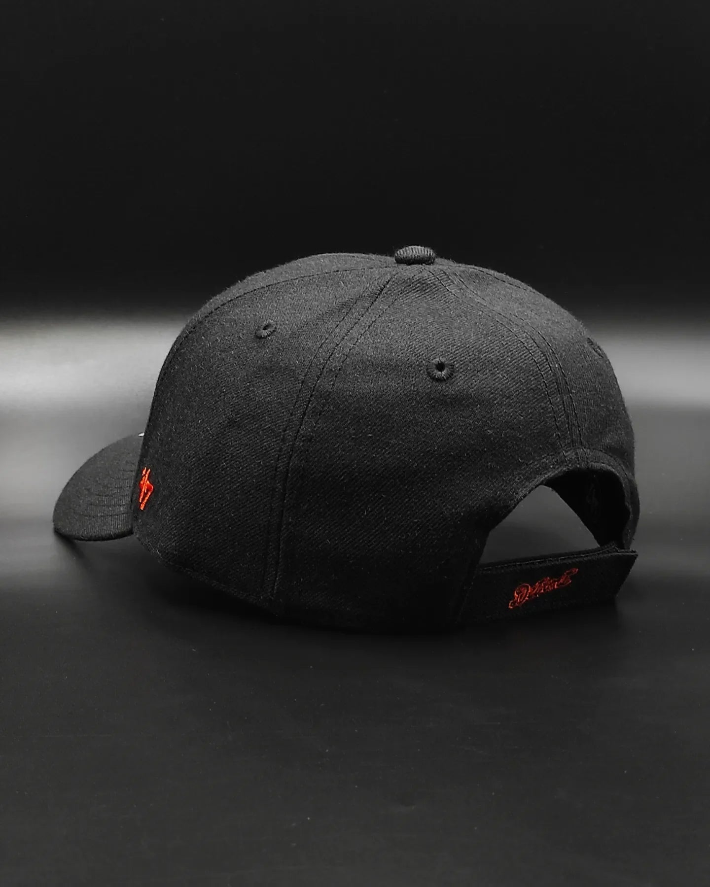 Gorra clásica con tira ajustable negra y naranja de los Detroit Tigers de 47Brand