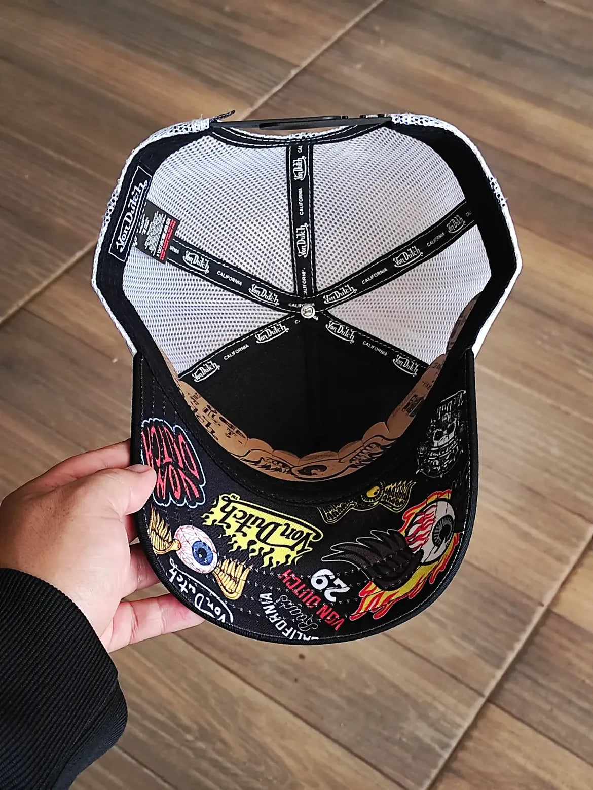 Von dutch trucker cap multilogo