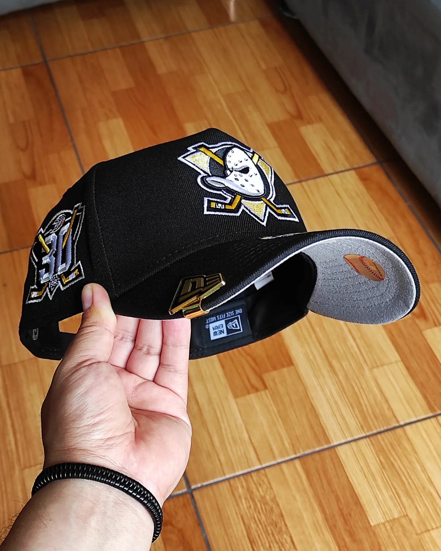 Gorra Anaheim Ducks 30th Anniversary Black Classic 9Forty A Frame Snapback de New Era