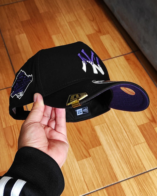 Gorra Snapback 9FORTY A-Frame 'Drip' Glow de los New York Yankees de New Era