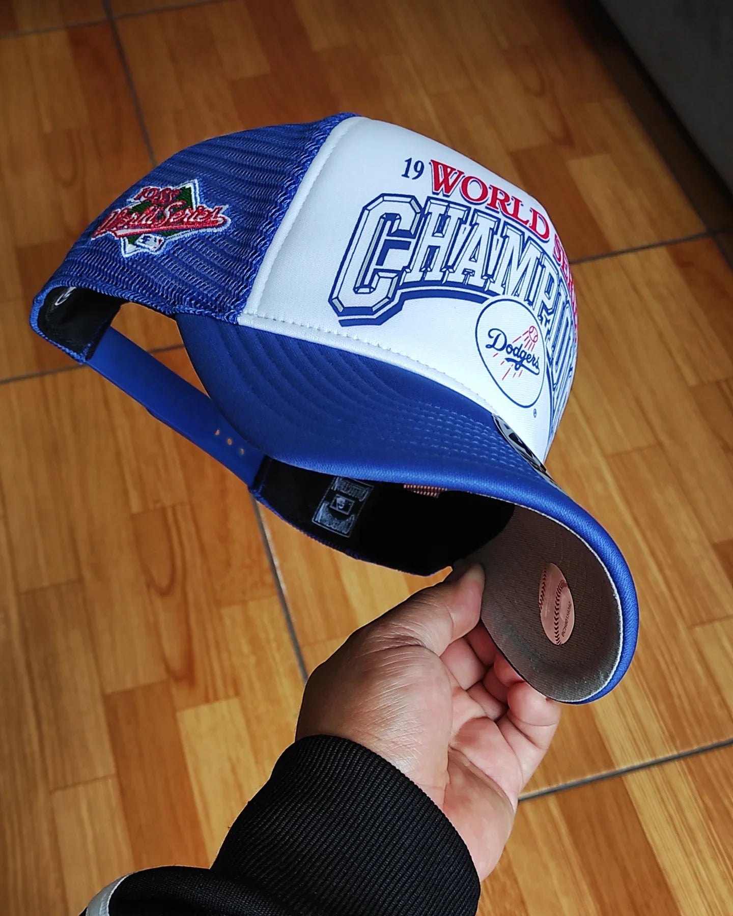 Gorra camionera snapback de espuma 47Brand Los Angeles Dodgers blanca azul World Series