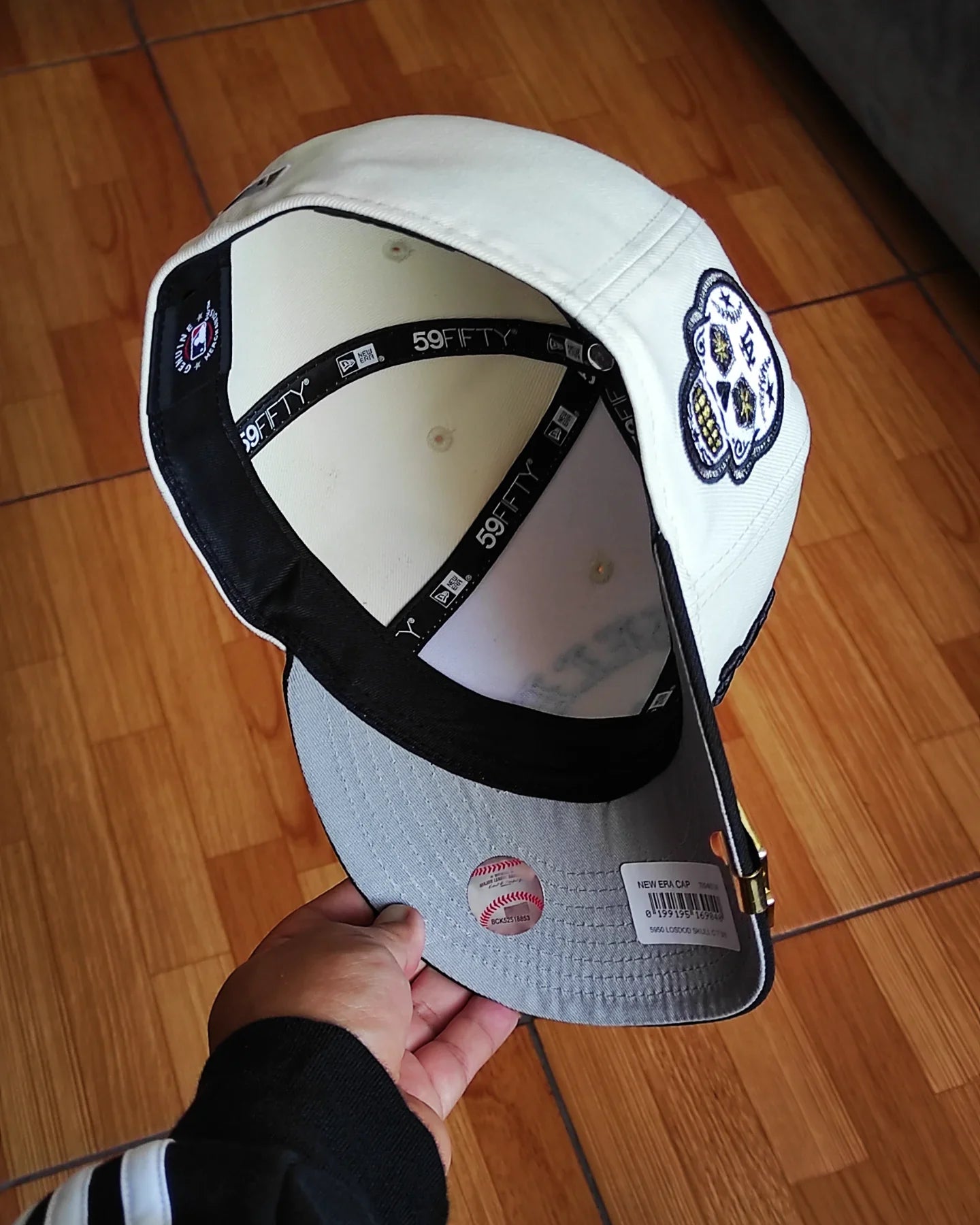Gorra ajustada 59fifty New Era Los Angeles Dodgers CALAVERA 💀 Chrome Black edition