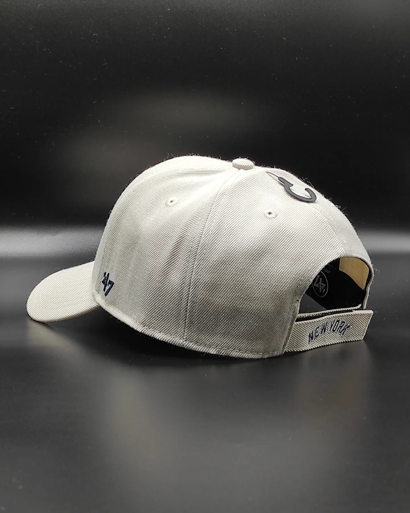 Gorra 47brand New York Yankees MVP Snapback color beige
