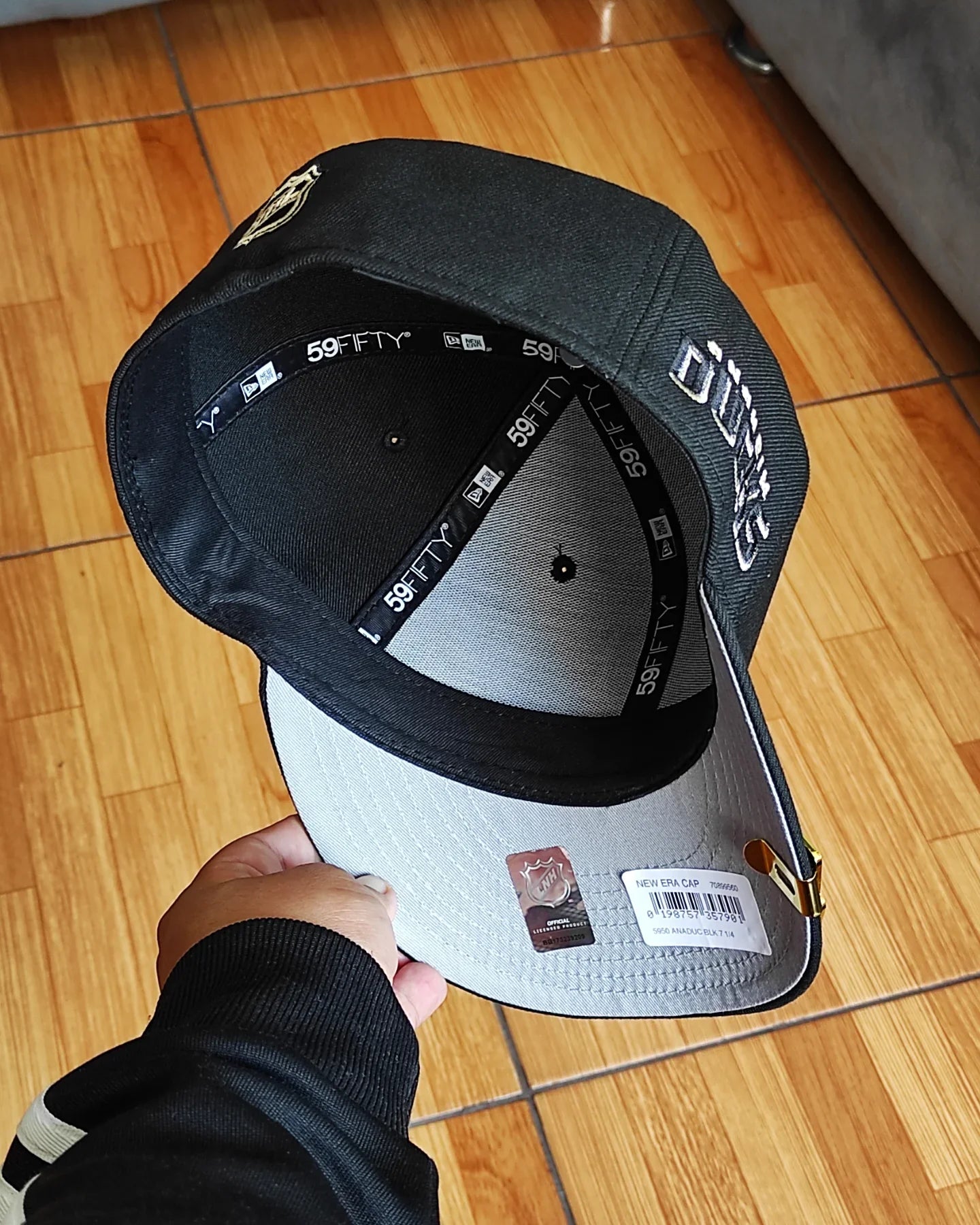 Gorra Ajustada 59Fifty Anaheim Ducks Blackout Prime Edition de New Era