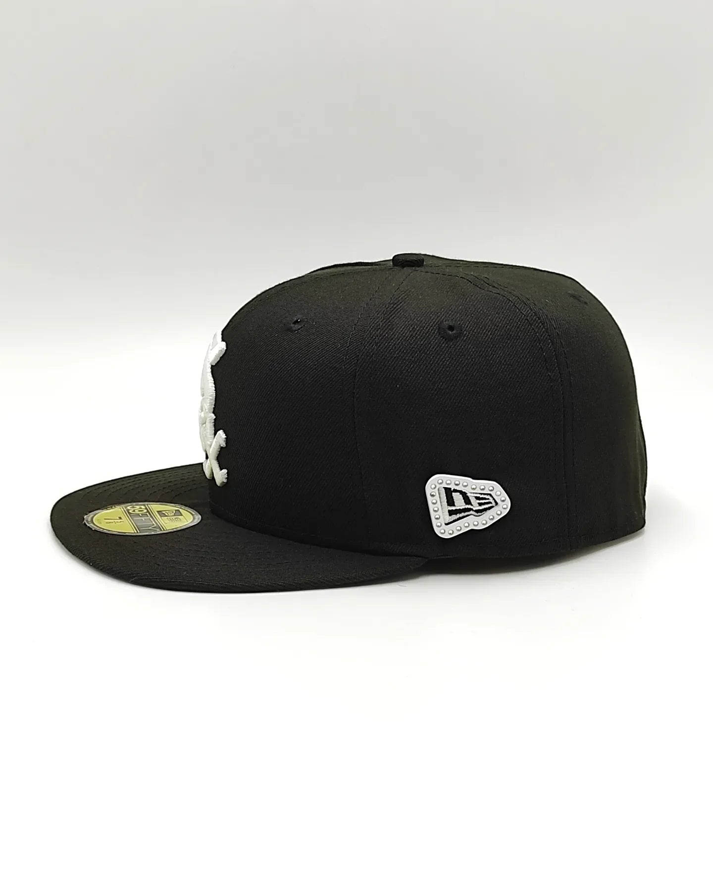 New Era Flag pin circón