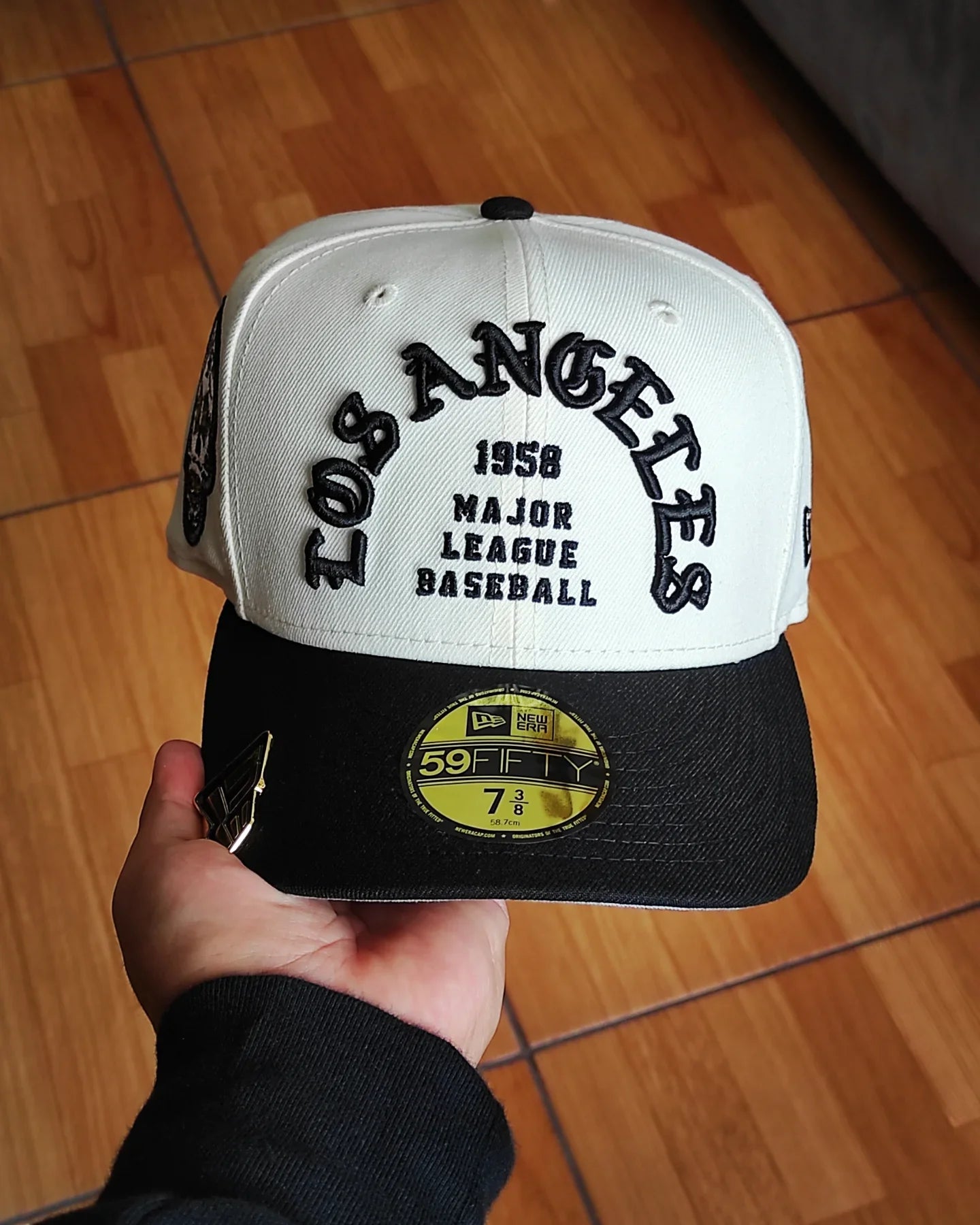 Gorra ajustada 59fifty New Era Los Angeles Dodgers CALAVERA 💀 Chrome Black edition