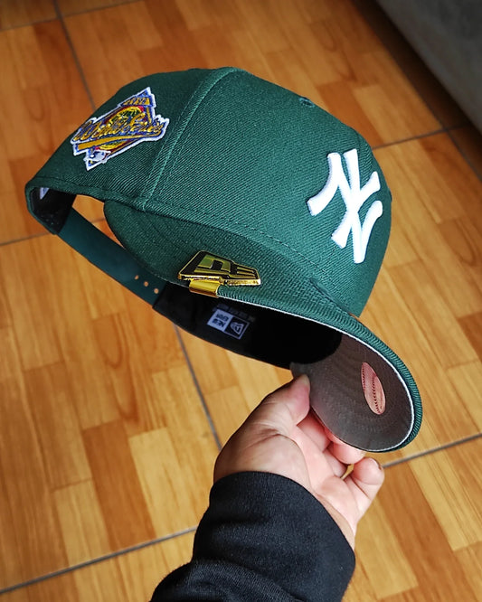 New Era New York Yankees Serie Mundial 1999 verde oscuro 9 FIFTY Snapback