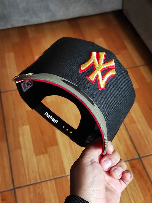 New era 9fifty mlb new york yankees world series 1999 two tone / scarlet uv snapback cap