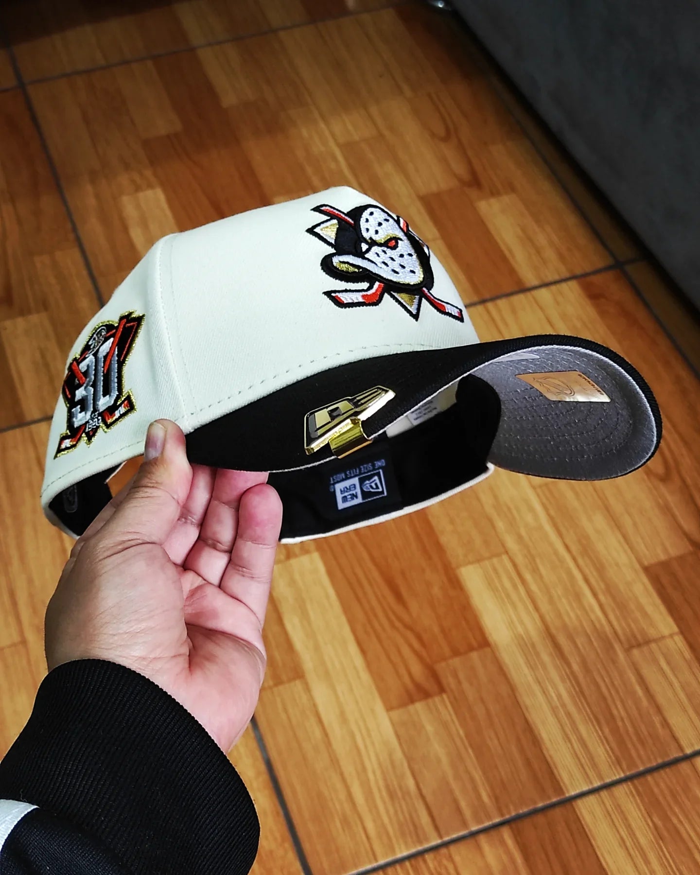 New Era Anaheim Ducks 30th Aniversario Chrome Two Tone 9 FORTY A-FRAME SNAPBACK