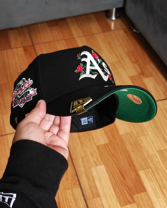 Gorra con visera New Era Oakland Athletics World Series 1989 Black Flowers 9Forty A Frame Snapback