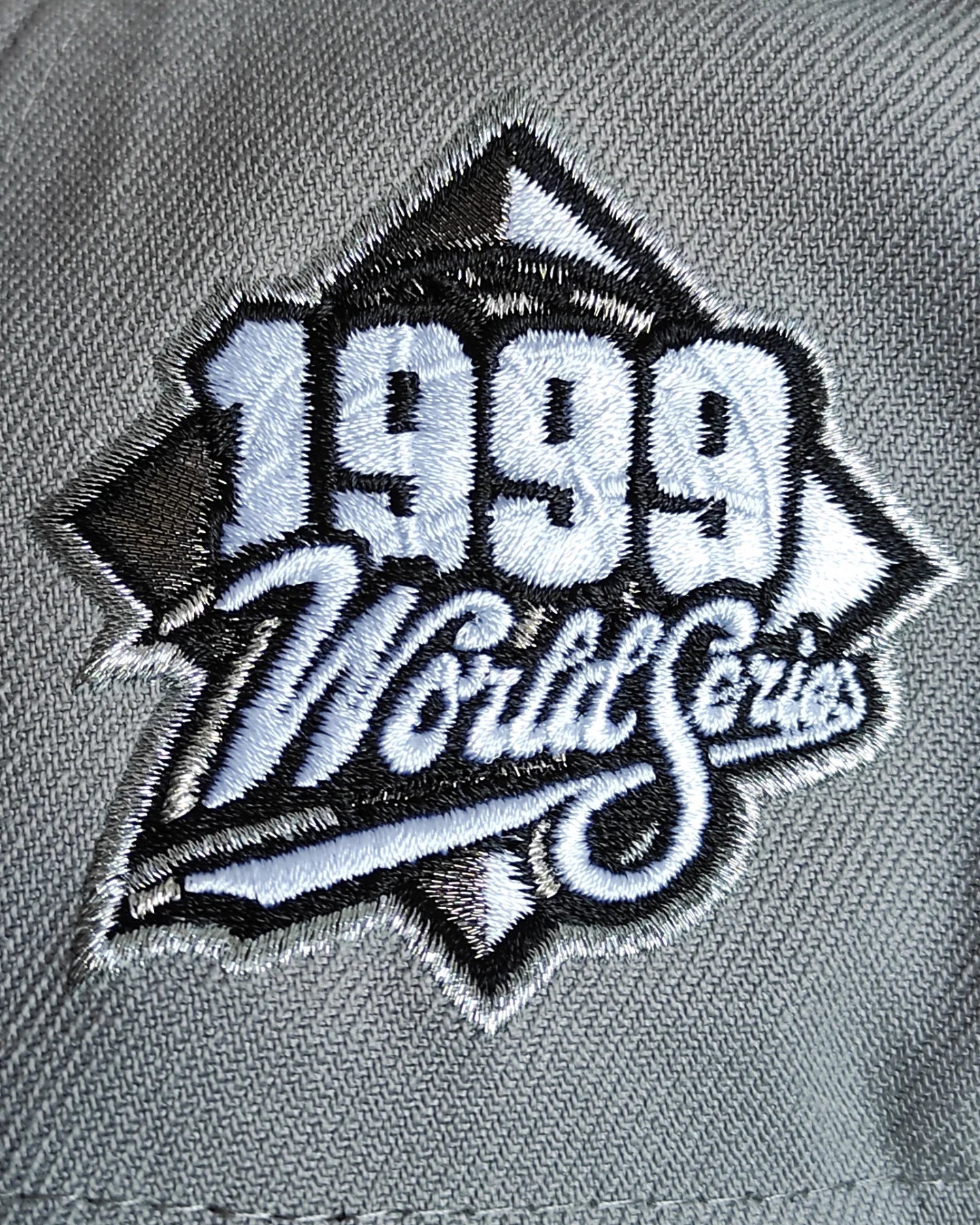 New Era New York Yankees Serie Mundial 1999 gris dos tonos 9FORTY A-FRAME