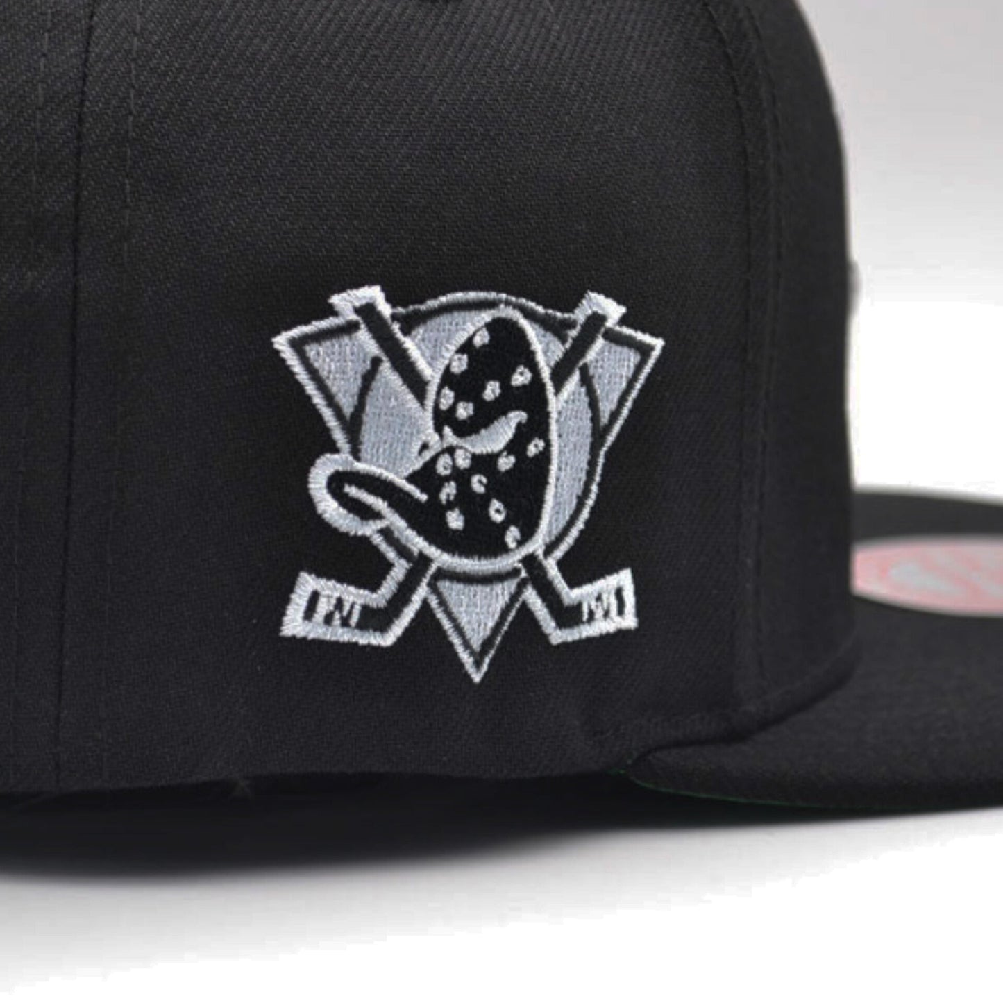 Gorra ajustable Mitchell & Ness NHL ALTERNATE FLIP de los Anaheim Ducks - Negro/Naranja