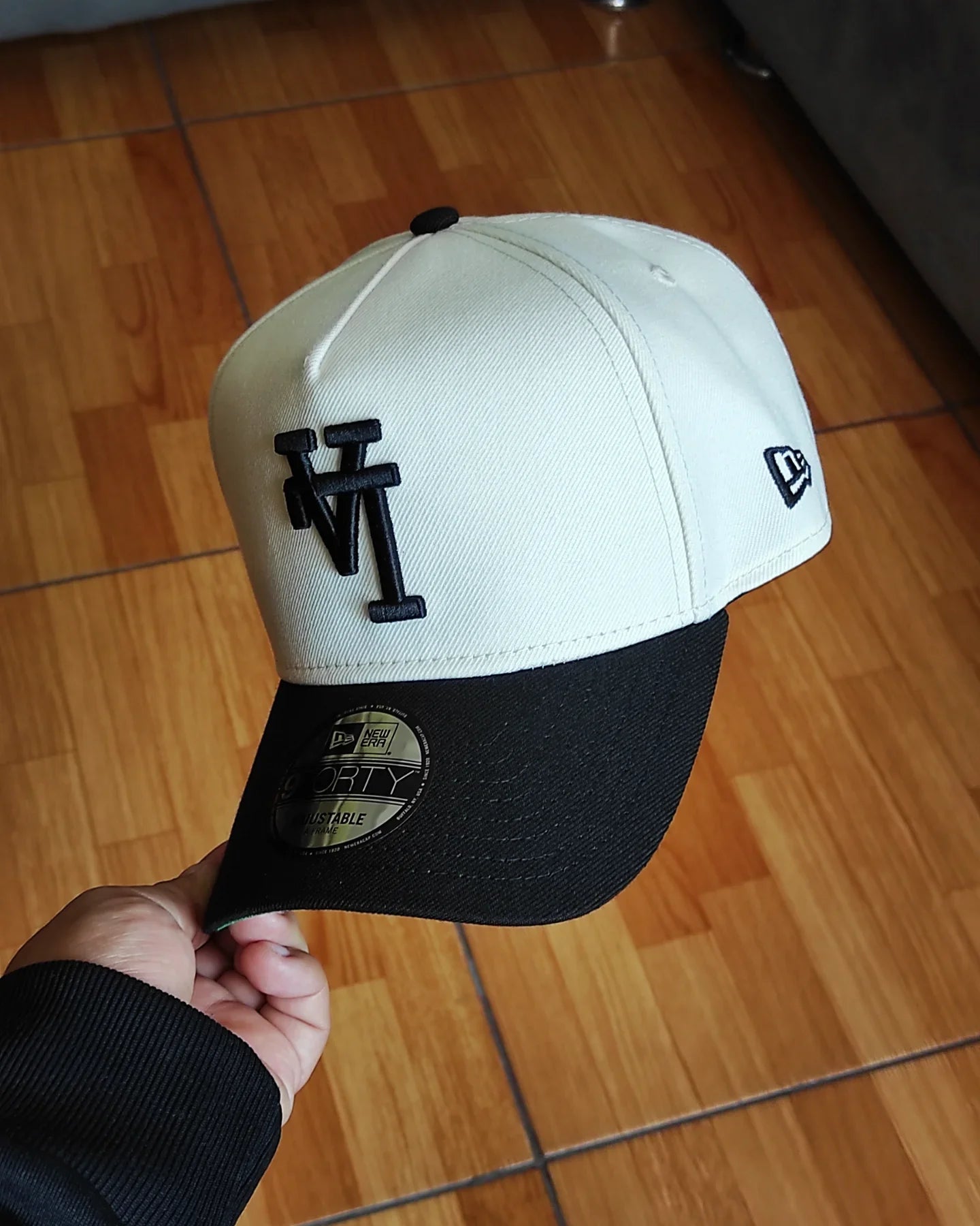 New Era Los Angeles Dodgers logotipo UPSIDE Chrome negro 9FORTY A-FRAME