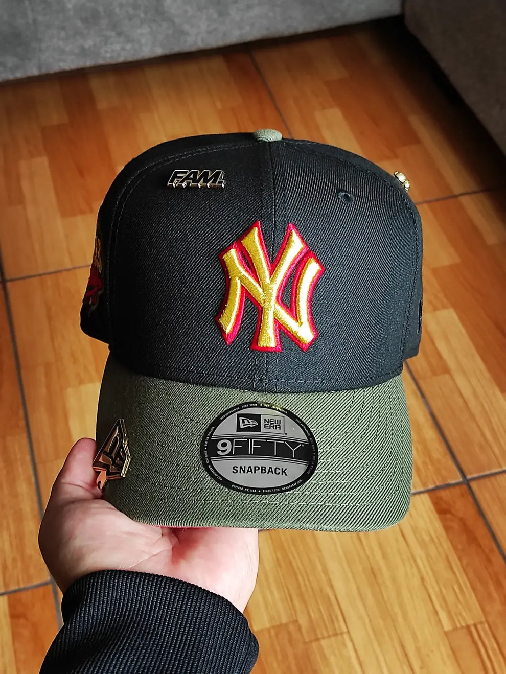 New era 9fifty mlb new york yankees world series 1999 two tone / scarlet uv snapback cap