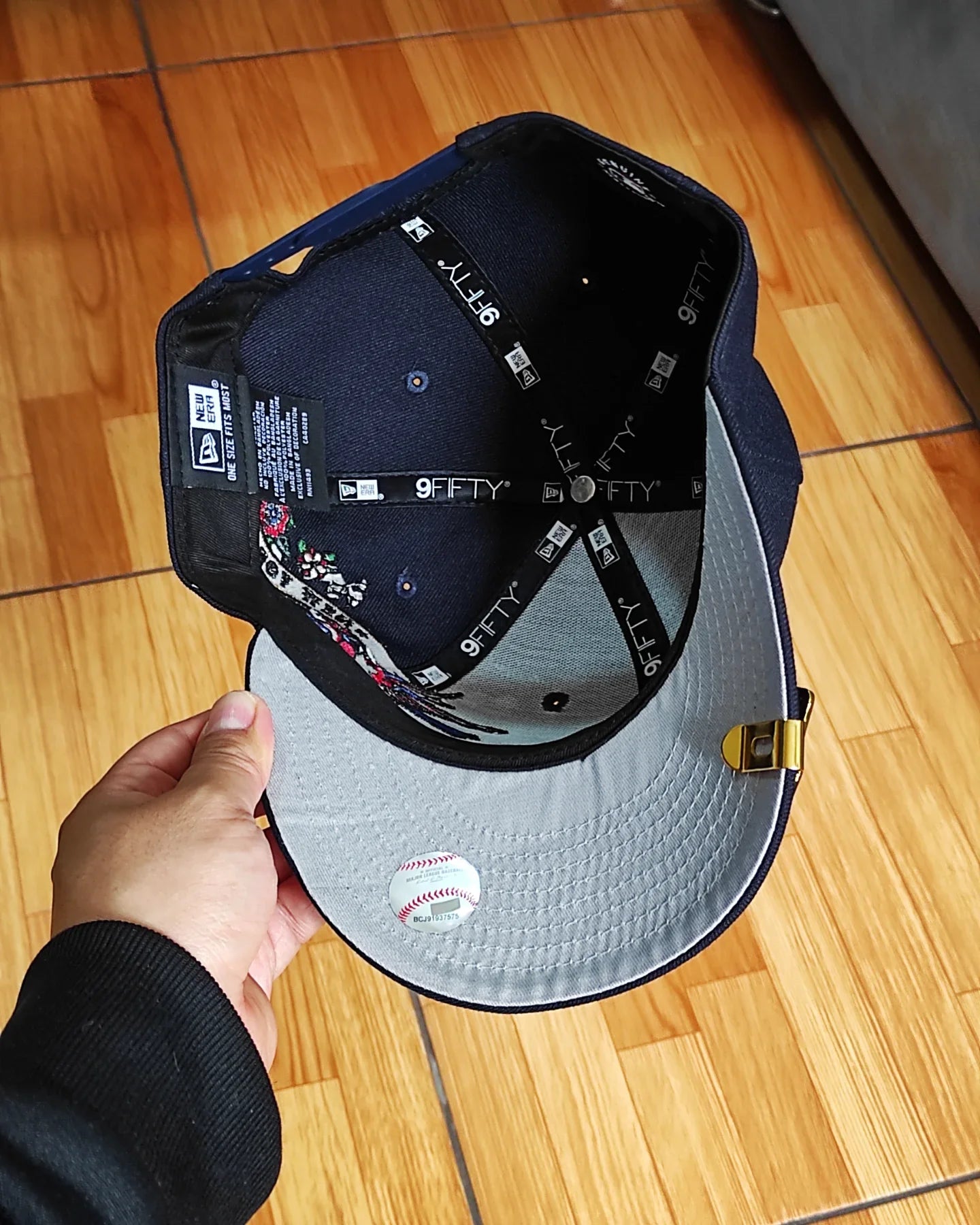 Gorra New Era 9Fifty Snapback de los New York Yankees con visera inferior gris y parche lateral City Art - Azul marino