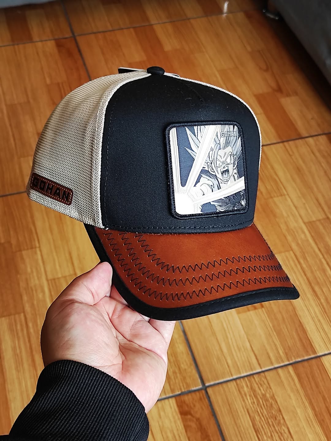 Gorra trucker Capslab Dragón Ball Gohan Super Saiyajin