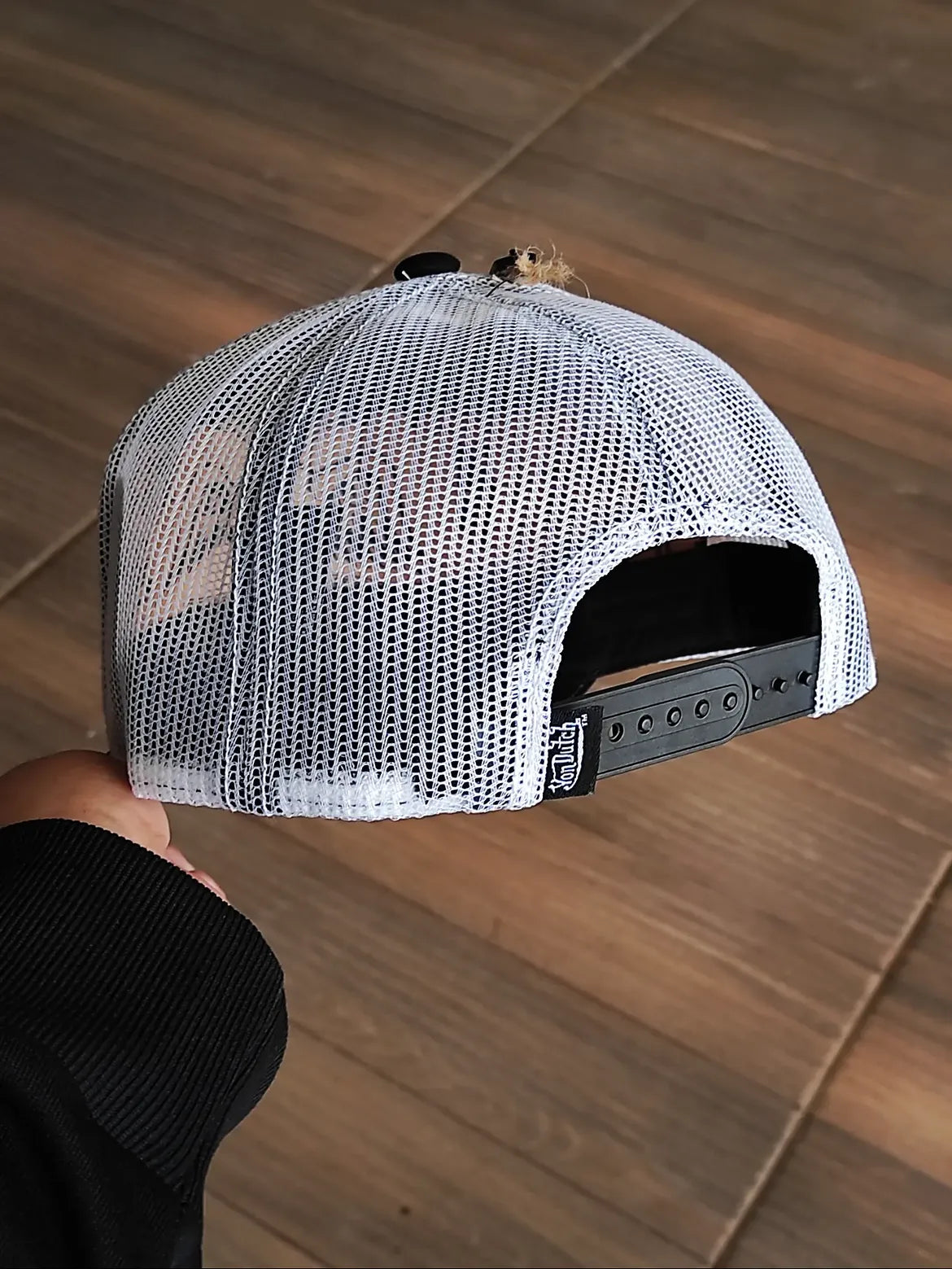 Von dutch trucker cap multilogo