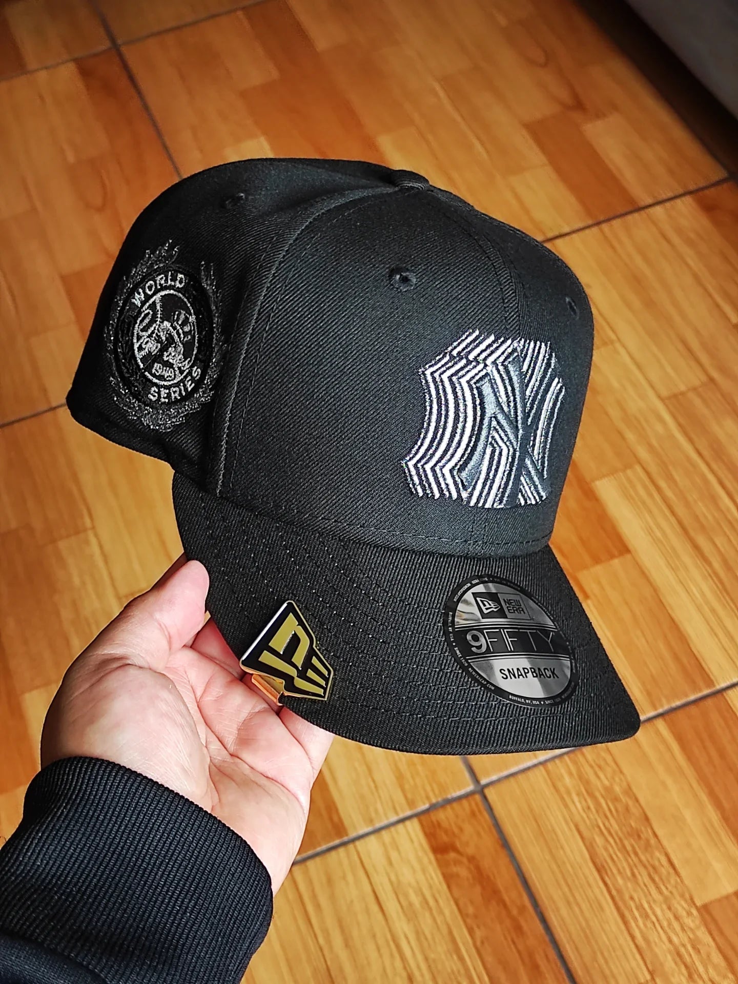 Gorra New Era 9Fifty snapback edición negra de los New York Yankees de la Serie Mundial de 1949