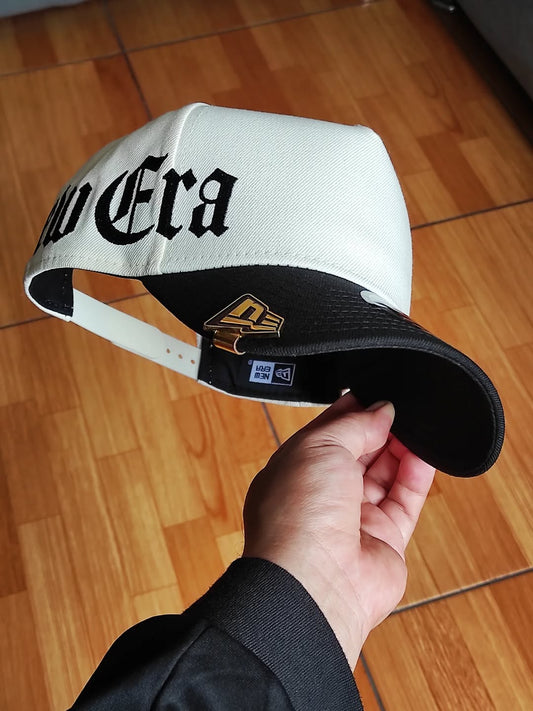 Gorra New Era Japan🇯🇵 Essential Ajustable A-frame negra cromada