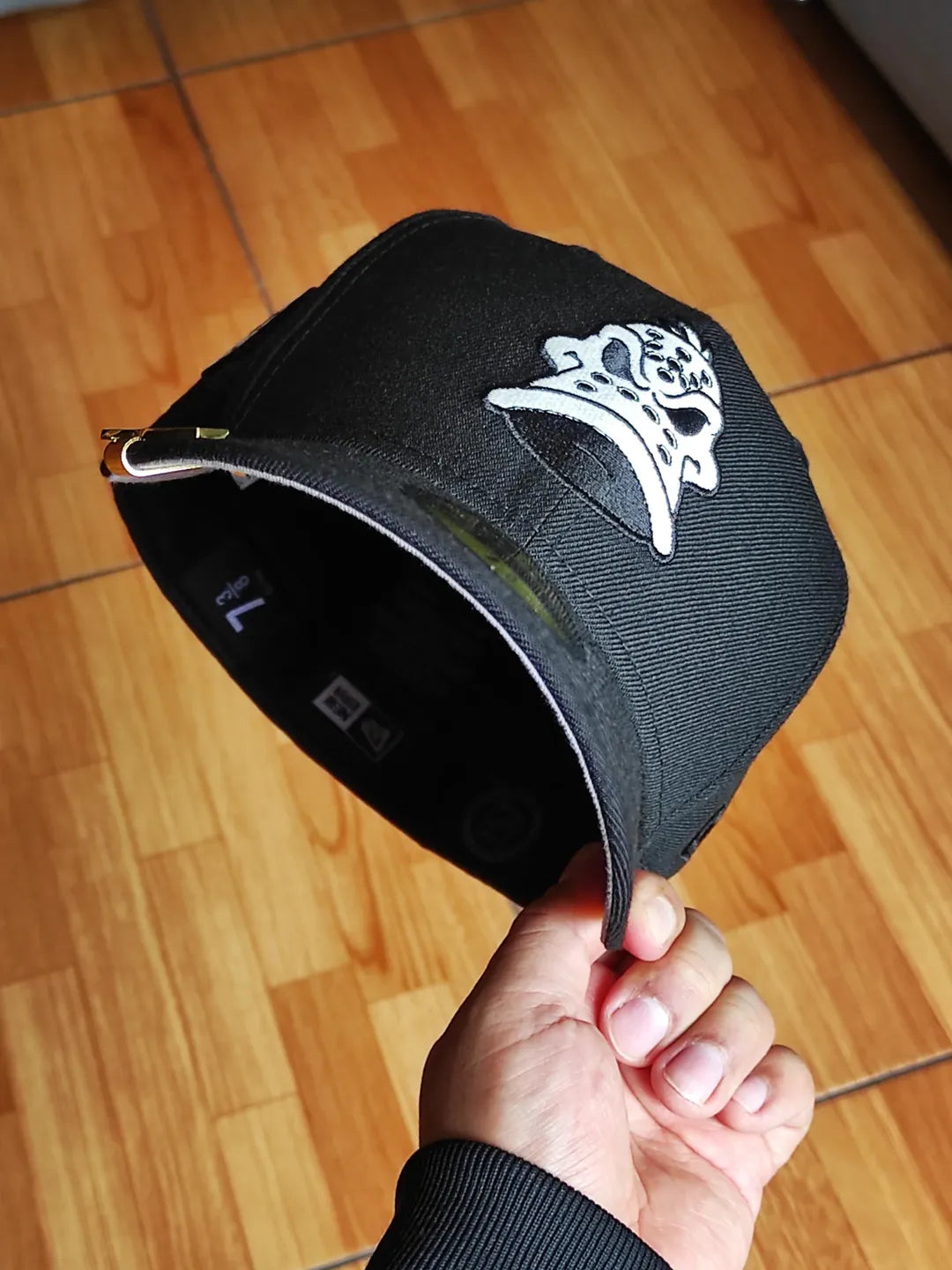Gorra ajustada New Era Anaheim Ducks Blackout Glow Wool Edition 59Fifty