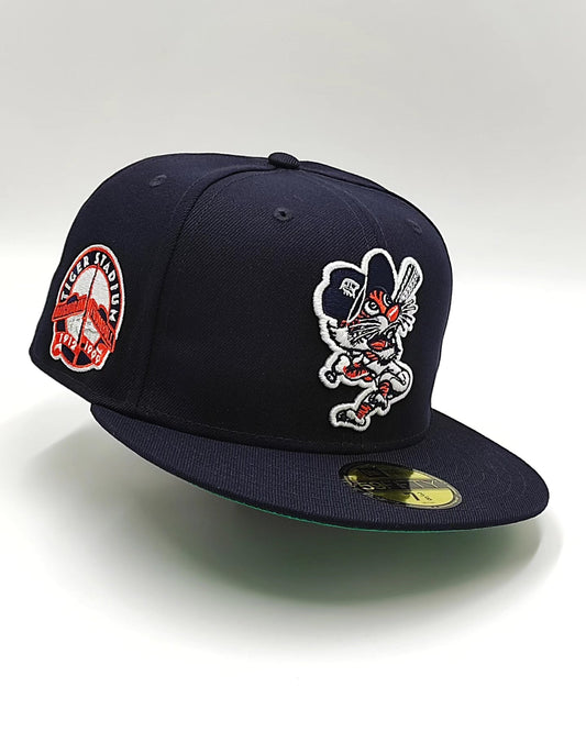 Gorra ajustada 59fifty New Era Detroit Tigers con parche de estadio edición retro azul marino