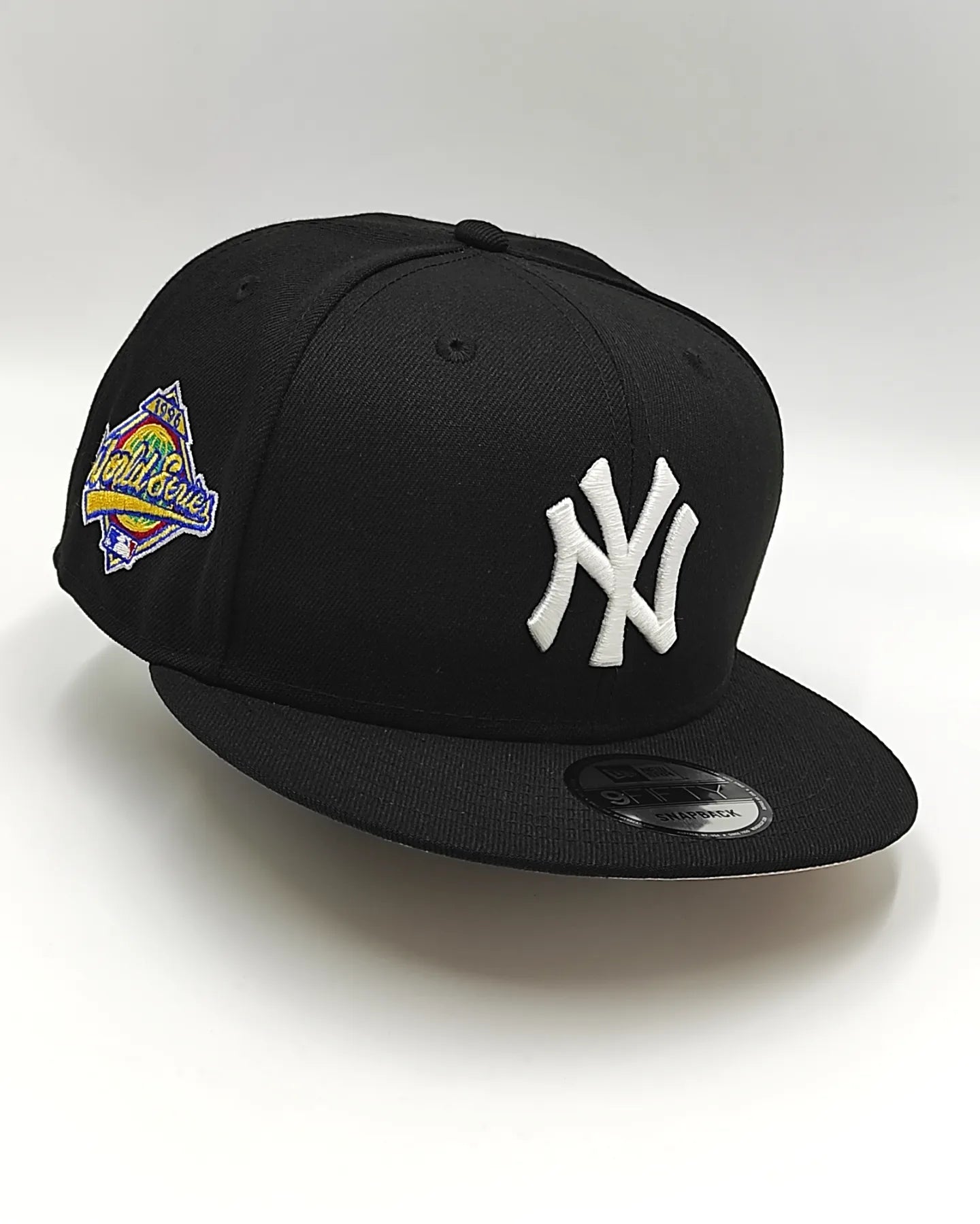 Gorra snapback negra 9fifty New Era New York Yankees Paisley