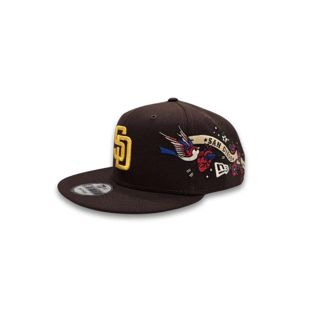 Gorra New Era 9Fifty Snapback San Diego Padres Gray Bottom City Art Side Patch - Marrón